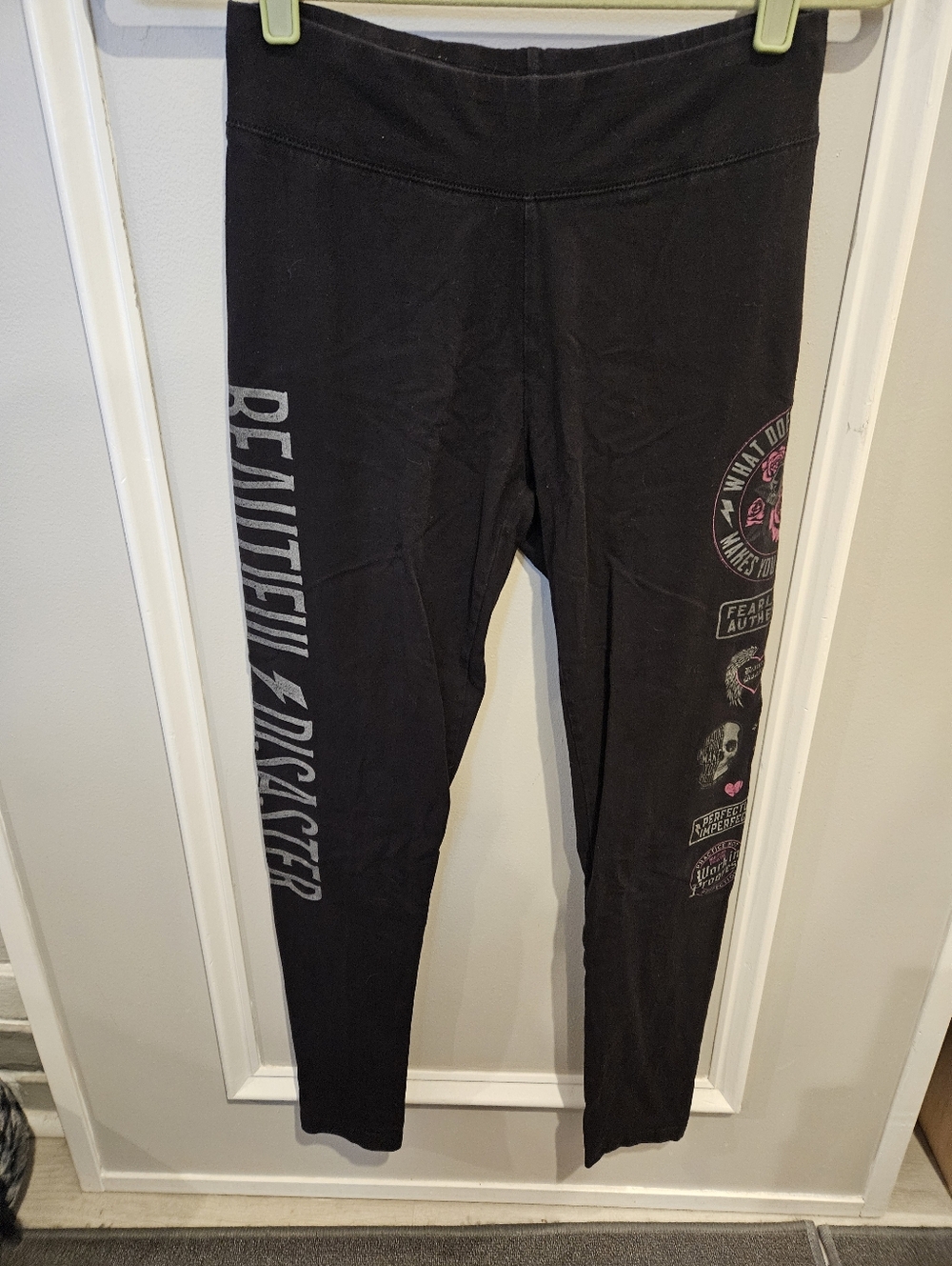 Beautiful Disaster black stretchy pants Leggings size Large. Great condition.